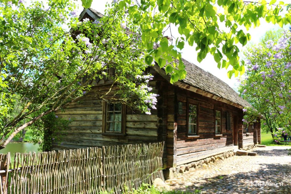 rodnoi-dom-yanki-kupaly-v-belarusi-1024x683 (1).jpg