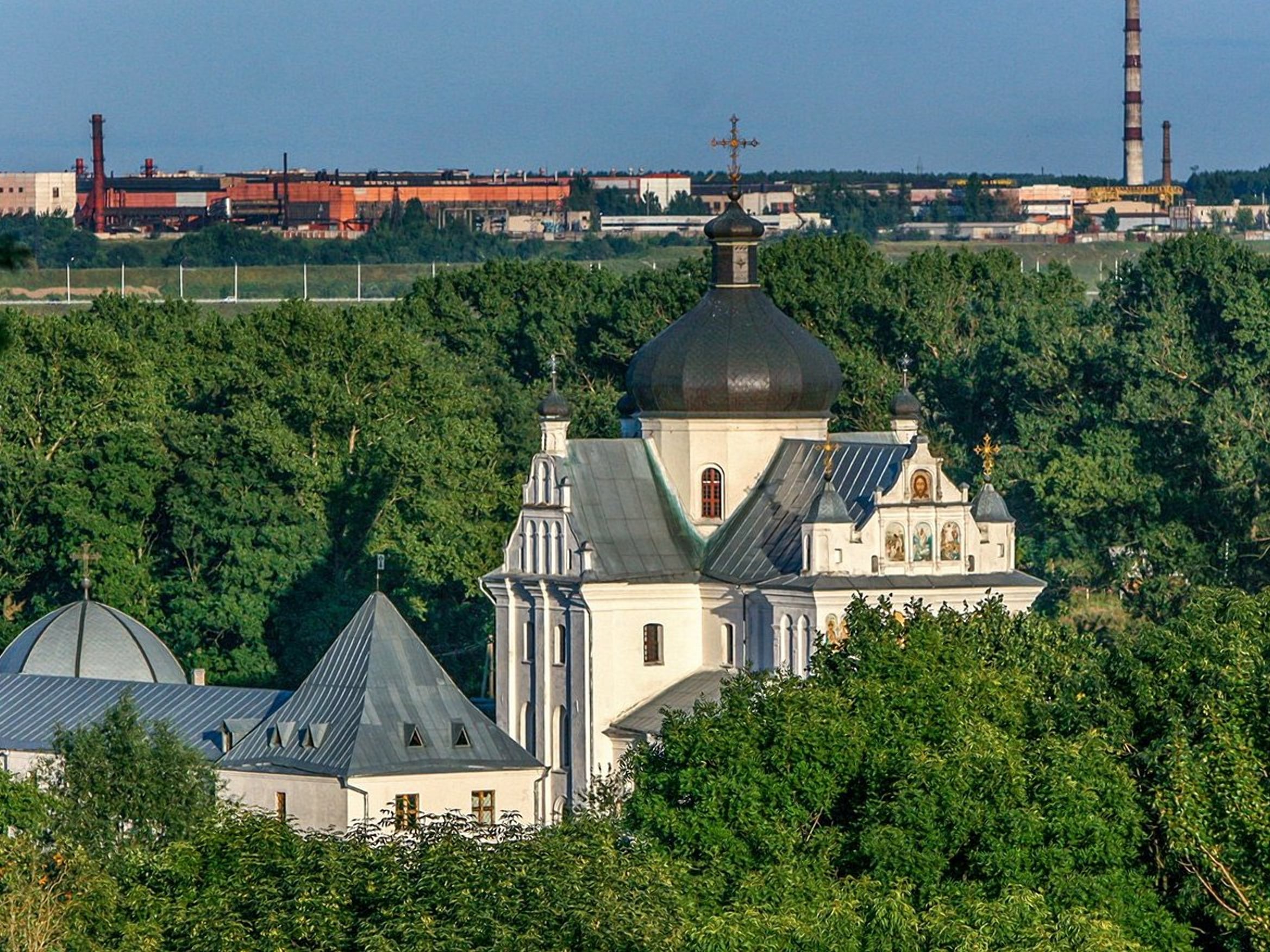 Свято-никольский-монастырь-летом.jpg
